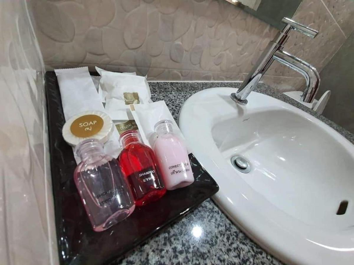 Puak Taem Boutique Hotel Chiang Mai Exteriör bild